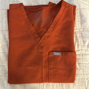 Figs Catarina top auburn